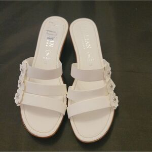 BRAND NEW ITALIAN SHOEMAKER SIDE FORAL DESIGN WEDGE SANDAL